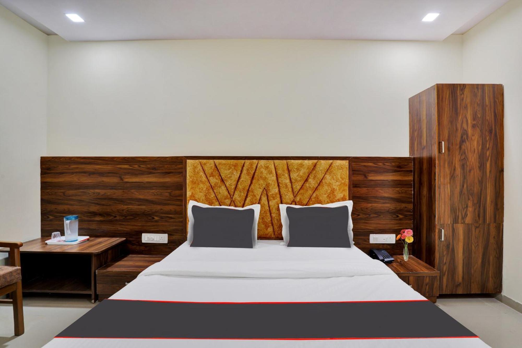 Hotel O Neelkamal Amhedabad Dış mekan fotoğraf